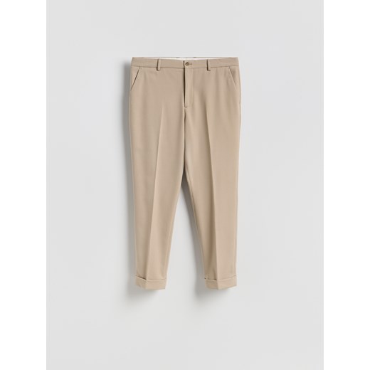 Reserved - Garniturowe spodnie carrot - beżowy Reserved 50 Reserved