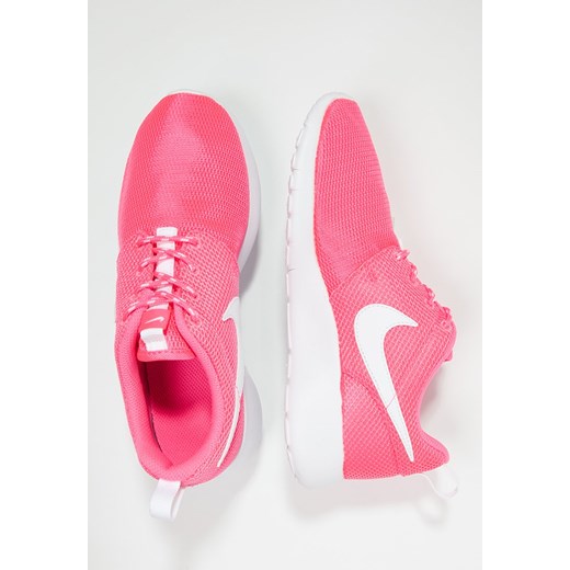 Nike Sportswear ROSHE ONE Tenisówki i Trampki hyper pink/white zalando rozowy sportowy