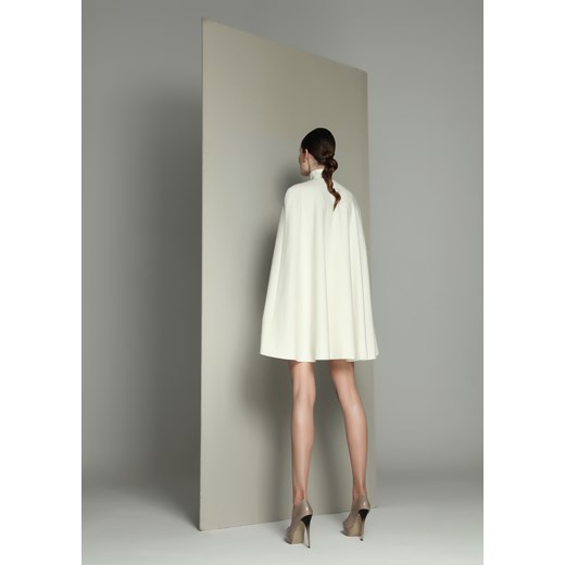 Płaszcz Peleryna showroom-pl bezowy