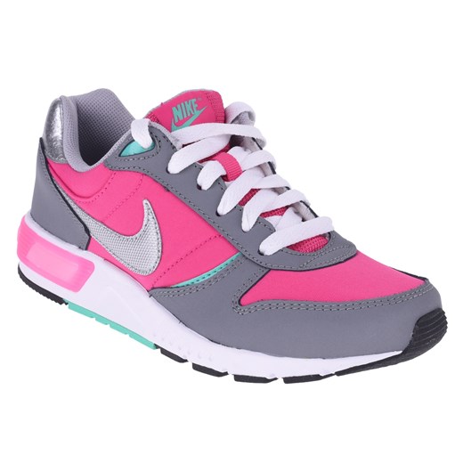 BUTY JUNIORSKIE NIKE NIGHTGAZER (GS) 705478-600 NIKE, Płeć - JUNIOR, Rozmiar - 35,5, Kolor - 600 sklepmartes-pl fioletowy sportowy