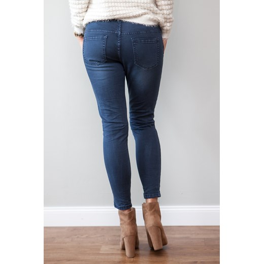 Spodnie jeansowe typu BOYFRIEND granatowe fasardi-com rozowy jeans