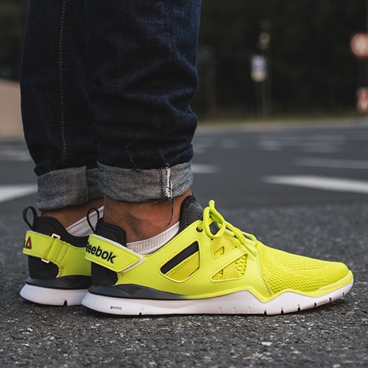BUTY MĘSKIE SNEAKERSY REEBOK ZCUT TR 2.0 V66221 sneakerstudio-pl zielony paski