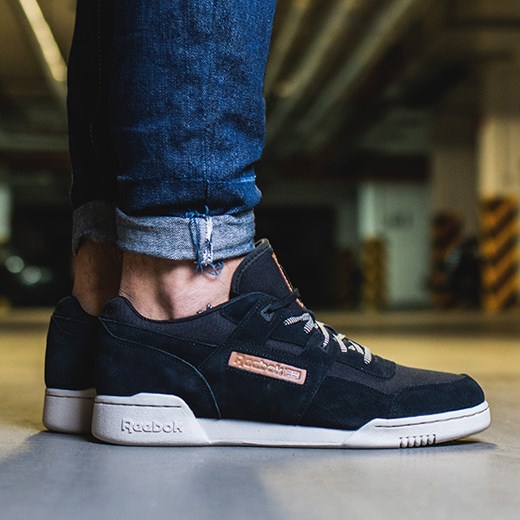 BUTY REEBOK WORKOUT PLUS UTILITY AQ8830 sneakerstudio-pl czarny skóra