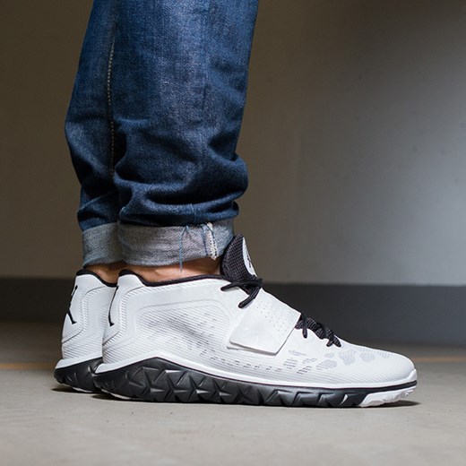 Buty męskie sneakersy Nike Jordan Flight Flex Trainer 2 768911 011 sneakerstudio-pl szary jesień