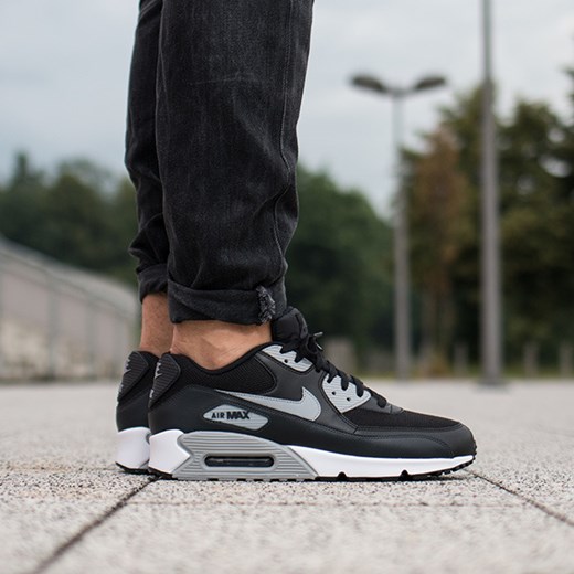 Buty męskie sneakersy Nike Air Max 90 Essential 537384 056 Nike 42,5 okazja sneakerstudio.pl