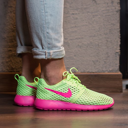 Buty damskie sneakersy Nike Roshe One Flight Weight (GS) 705486 300 Nike brazowy 36,5 promocyjna cena sneakerstudio.pl