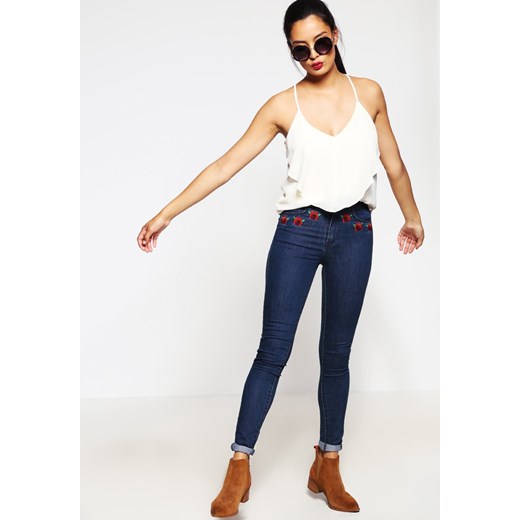 First and I FIHELENA Jeans Skinny Fit medium blue First And I bialy L Zalando