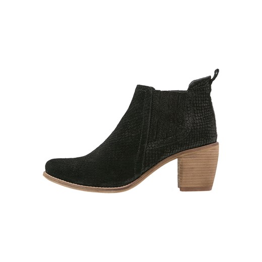 Pier One Ankle boot black