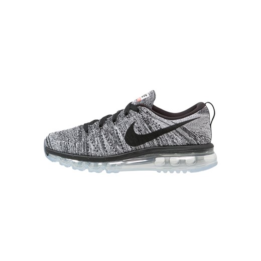 Nike Performance FLYKNIT MAX Obuwie do biegania treningowe black/white