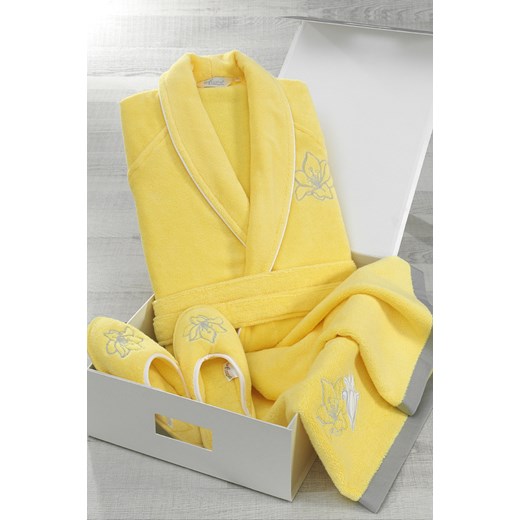 Krótki damski szlafrok LILIUM + kapcie + ręcznik + pudełko S + kapcie (36/38) + ręcznik + box Żółty Softcotton  M + kapcie (36/38) + ręcznik + box SoftCotton.pl