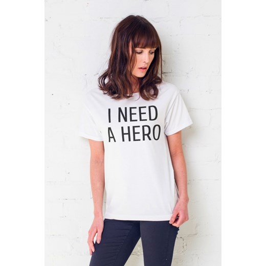 Koszulka damska t-shirt z napisem I Need a Hero typu oversize NEED HERO GAU GREAT AS YOU