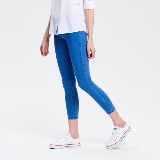 Cropp - Marmurkowe jeansy slim fit - Niebieski Cropp  40 