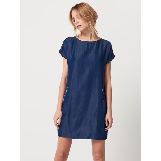 Mohito - Jeansowa sukienka z kieszeniami - Niebieski  Mohito 42 