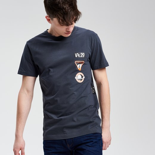 Cropp - T-shirt z naszywkami - Szary