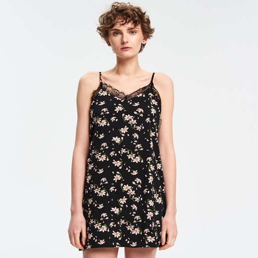 Cropp - Bieliźniana sukienka w kwiaty - Czarny  Cropp XS 