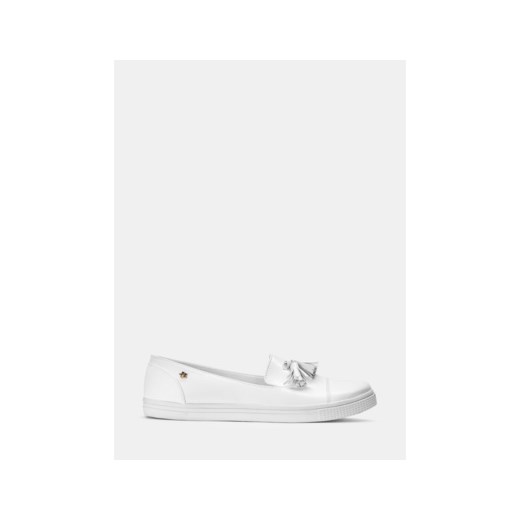 Białe slip on z chwostem Aliya DeeZee.pl 41