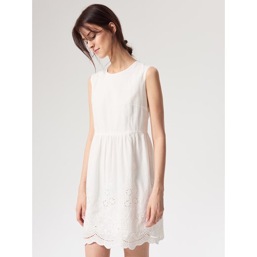 Mohito - Płócienna sukienka z ażurową aplikacją - Biały Mohito  38 