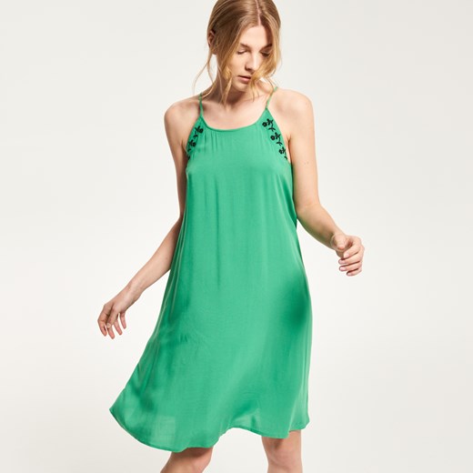 Reserved - Sukienka z kwiatowym motywem - Zielony