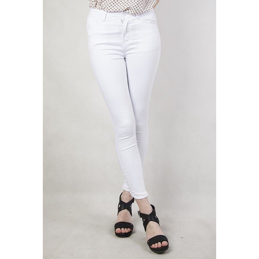 Białe spodnie jeansowe z wysokim stanem i guzikami przy nogawce