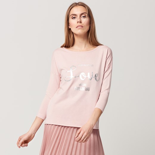 Mohito - Lekki sweter  oversize z napisem - Różowy bezowy Mohito XS 
