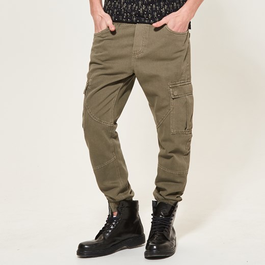 Reserved - Spodnie regular fit - Zielony