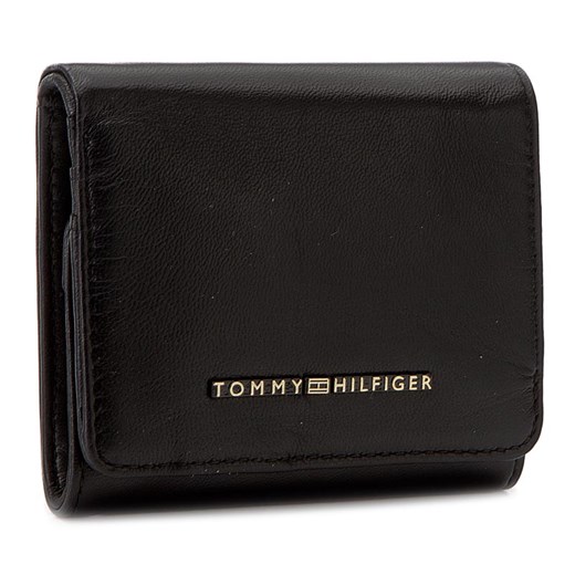 Mały Portfel Damski TOMMY HILFIGER - Leather Twist Mini Flap Wallet AW0AW04115 002  Tommy Hilfiger  okazyjna cena eobuwie.pl 