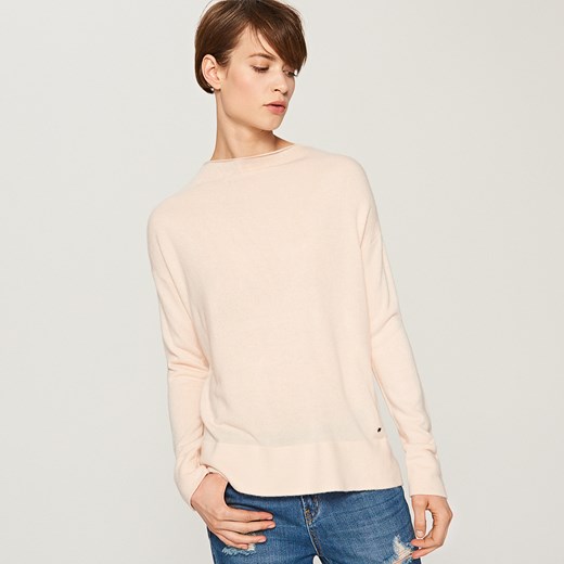 Reserved - Asymetryczny sweter z rozcięciami - Różowy
