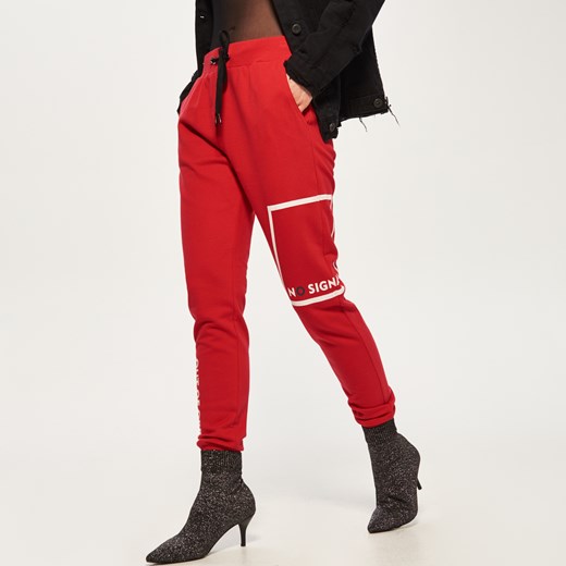 Reserved - Dresowe spodnie - Czerwony