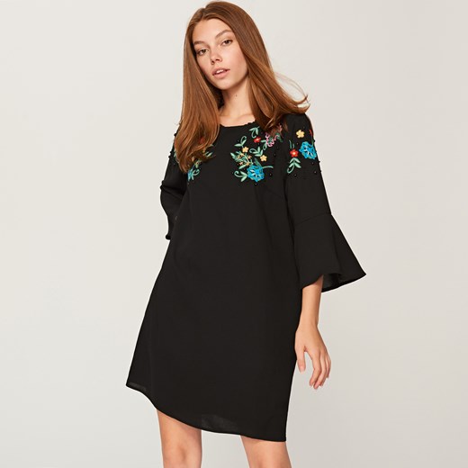 Reserved - Sukienka z kwiatowym motywem - Czarny