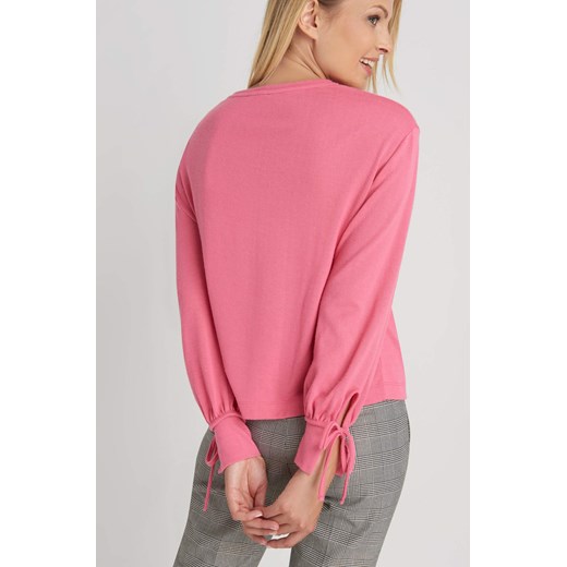 Sweter z wiązanymi rękawami rozowy Orsay XL orsay.com
