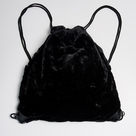 Sinsay - Futrzasty plecak worek - Czarny  Sinsay One Size 