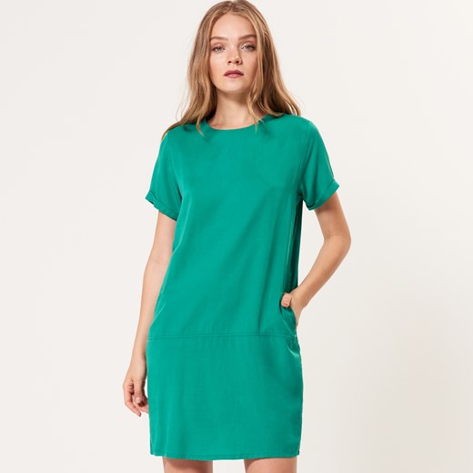 Mohito - Luźna sukienka z kieszeniami - Zielony Mohito niebieski 38 wyprzedaż  