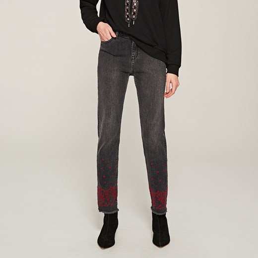 Reserved - Jeansy z kwiatowym wzorem - Czarny