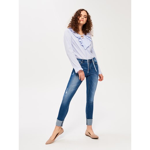 Sinsay - Przecierane jeansy slim fit - Niebieski Sinsay niebieski 42 