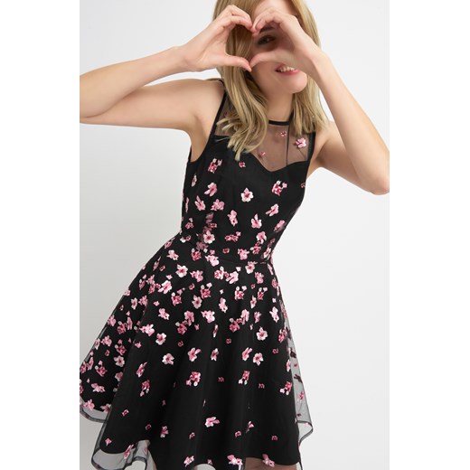 Rozkloszowana mini-sukienka z haftem ORSAY bezowy 34 orsay.com