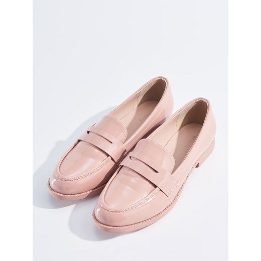 Mohito - Lakierowane pantofle - Różowy bezowy Mohito 37 