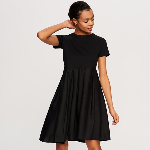 Reserved - Sukienka z rozkloszowanym dołem - Czarny Reserved  M 