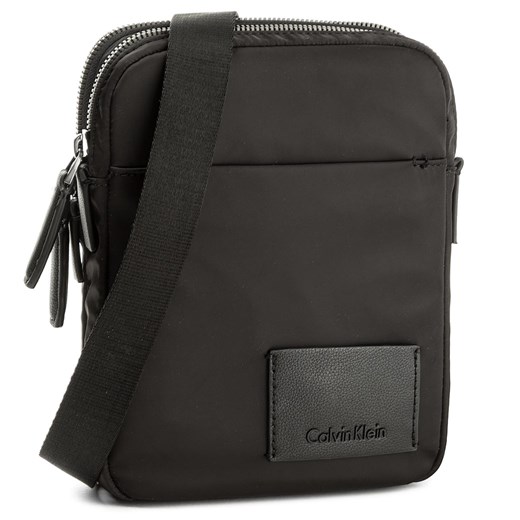 Saszetka CALVIN KLEIN BLACK LABEL - Tech Nylon Mini Reporter K50K502850 001 Calvin Klein Black Label   eobuwie.pl