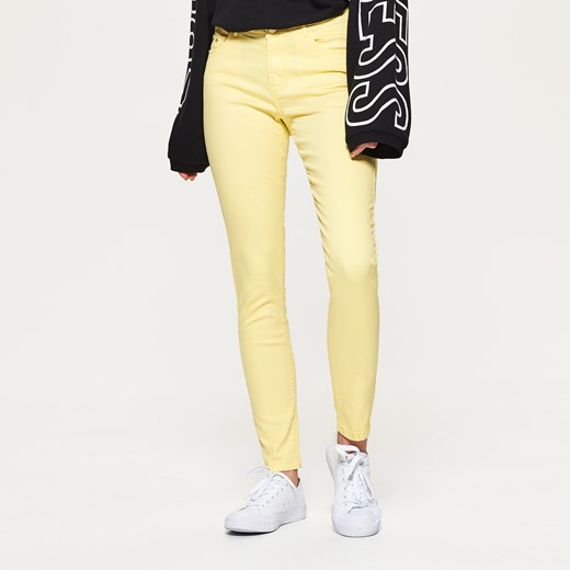 Cropp - Spodnie high waist skinny - Żółty