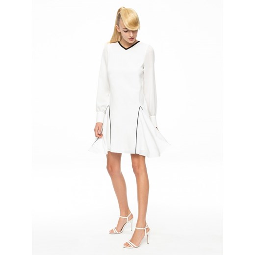 Biała sukienka z finezyjnymi godetami AK CLASSIC 18  Aneta Kręglicka X L'af 34 Eye For Fashion