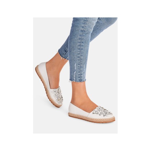 Białe espadryle Lost On You