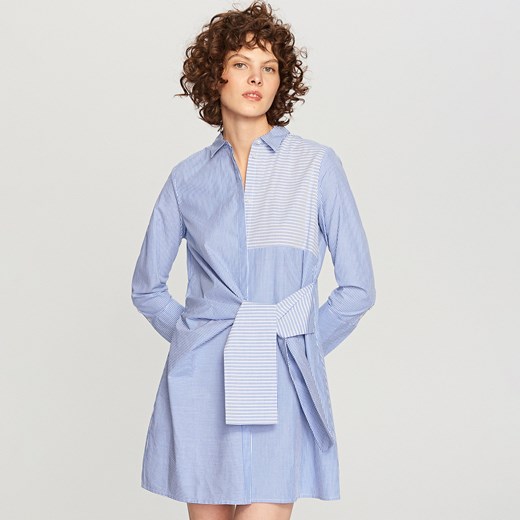 Reserved - Koszulowa sukienka z wiązaniem - Niebieski