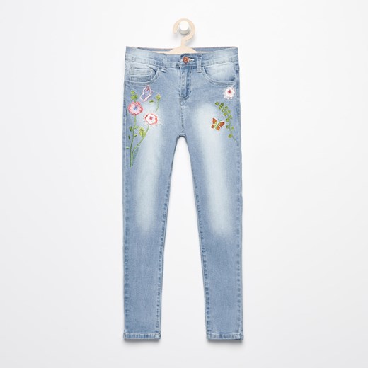 Reserved - Spodnie jeansowe z haftem - Niebieski  Reserved 98 