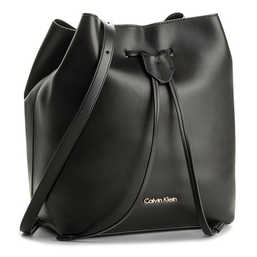 Torebka CALVIN KLEIN BLACK LABEL - Rev Medium Bucket K60K603981 001 Calvin Klein Black Label czarny  eobuwie.pl