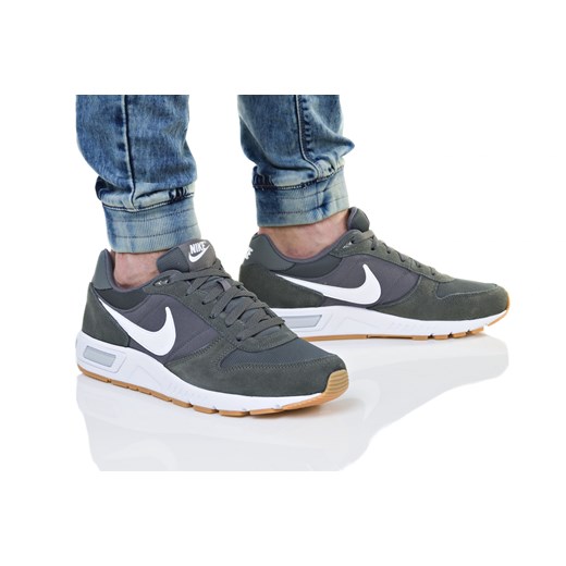 BUTY NIKE NIGHTGAZER 644402-008 niebieski Nike 41 Natychmiastowo promocyjna cena