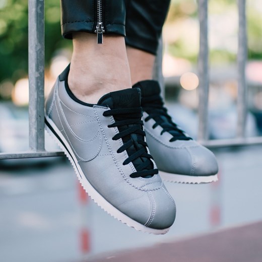 Buty damskie sneakersy Nike Cortez Premium 905469 001