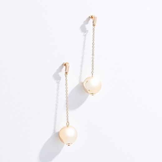 Mohito - Długie kolczyki z eko perłami - Złoty Mohito bialy One Size 