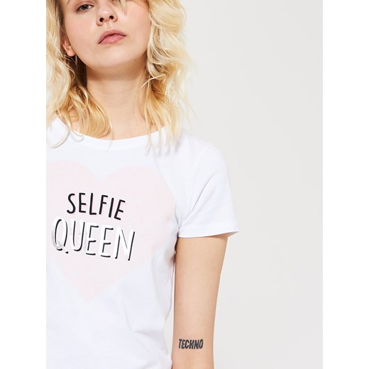 House - Koszulka piżamowa z napisem selfie queen - Biały bezowy House M 