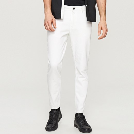 Reserved - Białe jeansy slim cropped - Biały