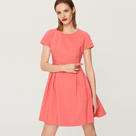 Reserved - Sukienka z rozkloszowanym dołem - Różowy Reserved  40 